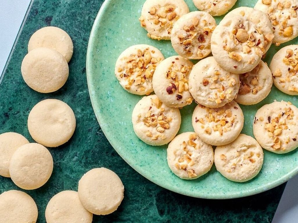 Ghorayeba With Nuts