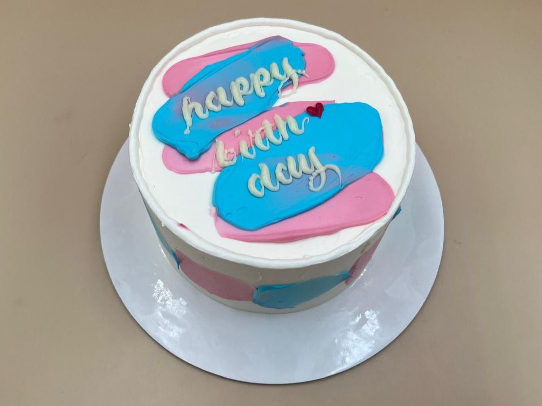 Cake land delivery service in UAE | Talabat