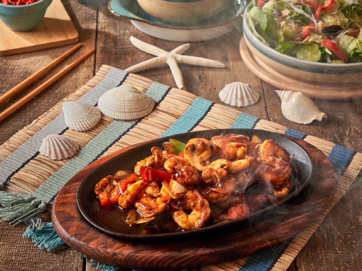 Prawns Sizzling With Noodles