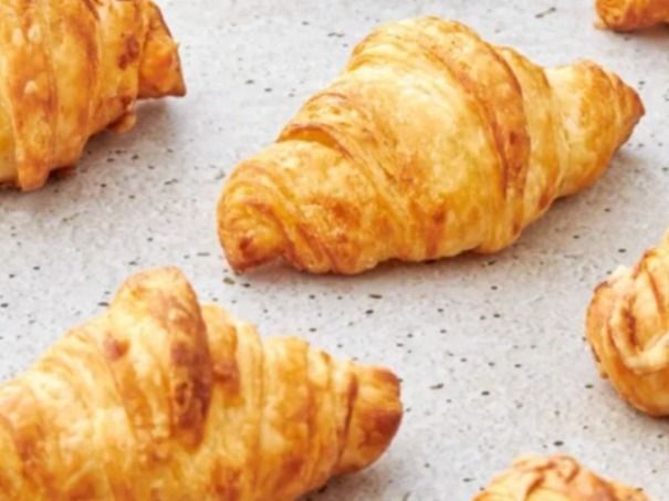 Box of mini plain croissants
