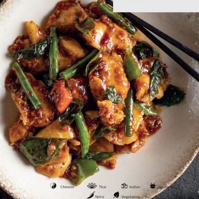Chicken With Basil Sauce And Beans