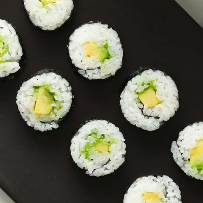 Avocado Maki (6 Piece )