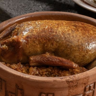 Stuffed pigeon with freek