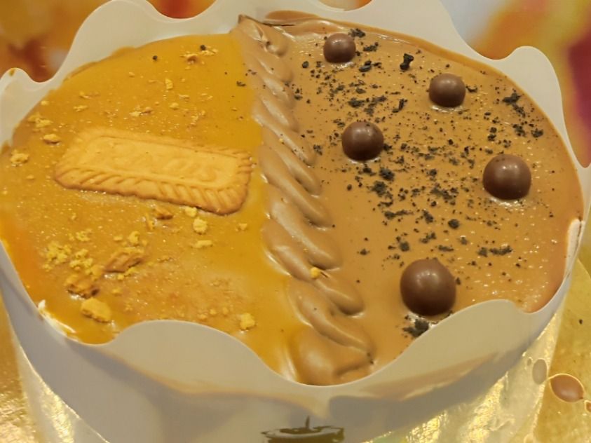 28 Cake Half Nutella and Half Lotus
