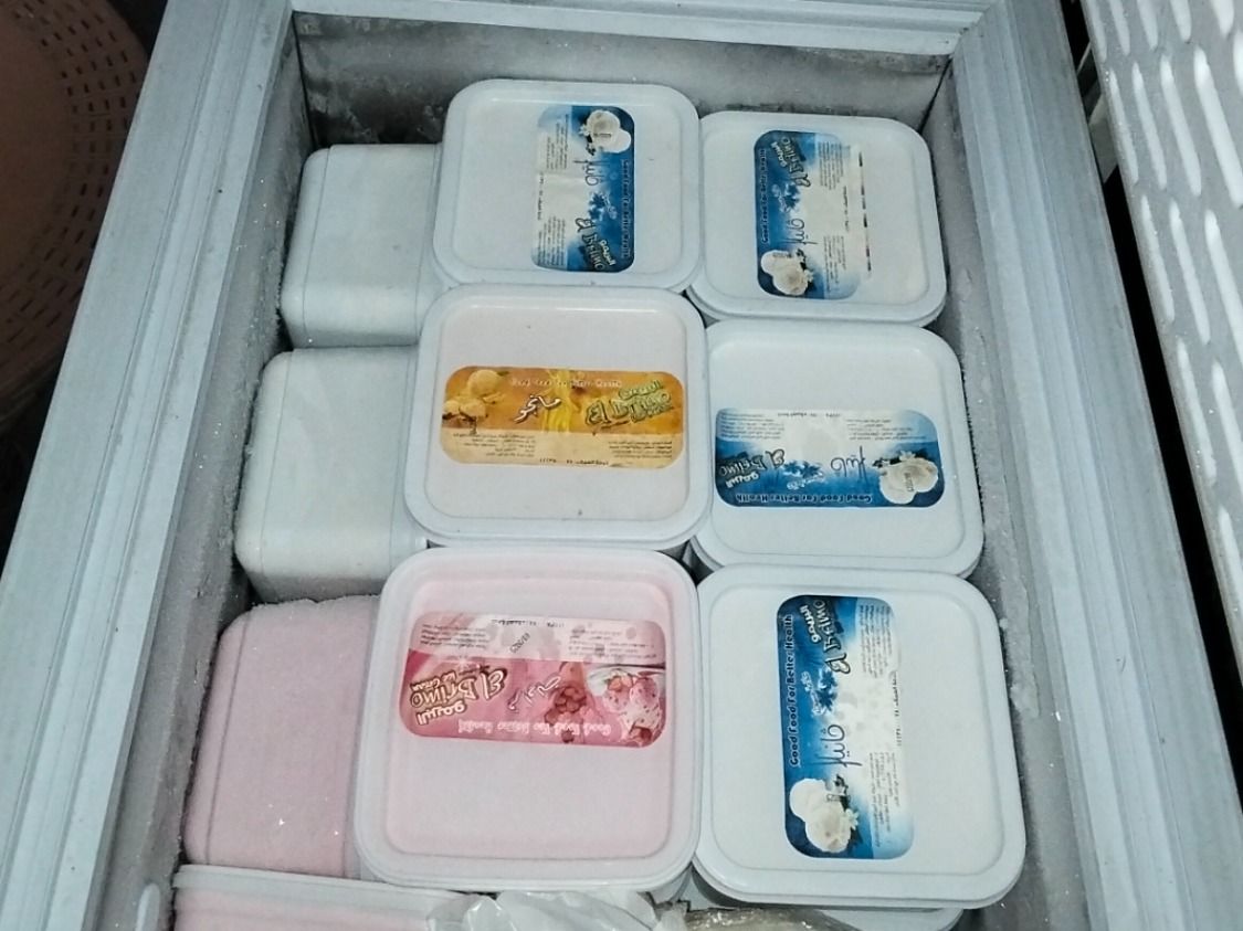 High-quality ice cream gallon, chocolate, strawberry, mango