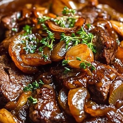Meat tagine with onions