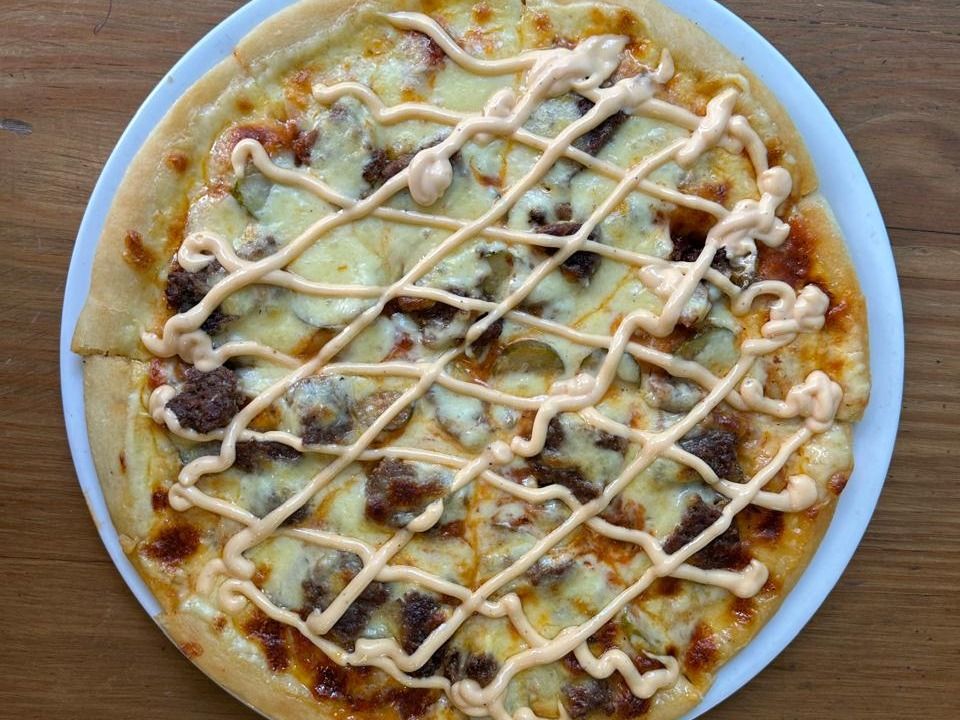Smoky Burger Pizza