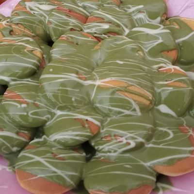 25 pieces Pistachio Pancake
