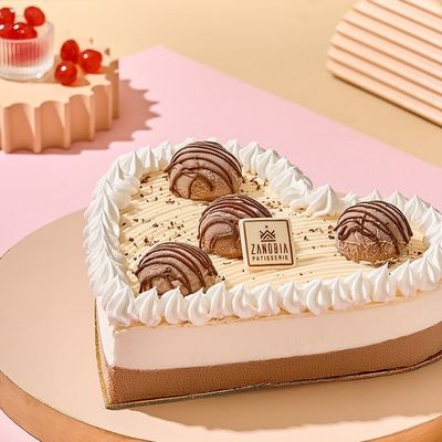 Chocolate & Vanilla Ice Cream Heart Cake 2