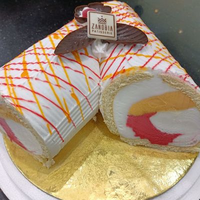 Vanilla Swiss Roll Ice Cream 1