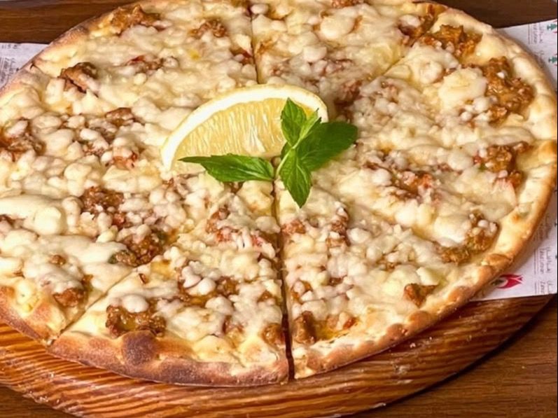 Mankousha Sujuk With Cheese