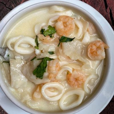 Creamy seafood soup boneless