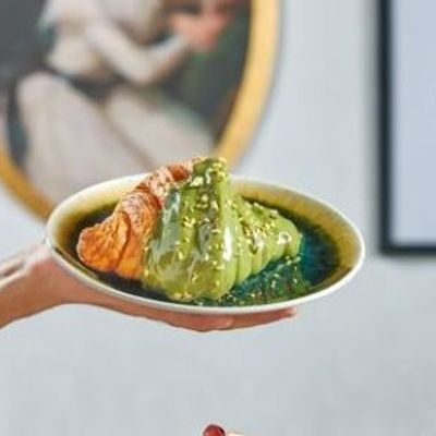 Pistachio Croissant