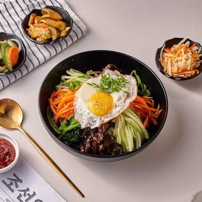 Bibimbap Rice Served With Special Korean Appetizers