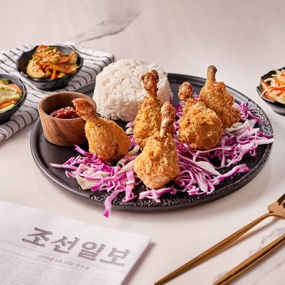 Crispy Chicken Lollipop Served With Rice And Appetizers