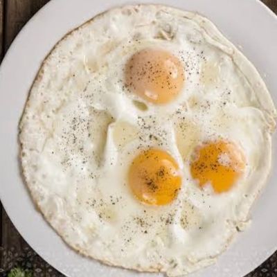 Sunny Side Up Eggs With Sumak
