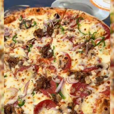 Super Mega Pizza