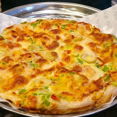 Kiri Sausage Pastrami Oriental pie