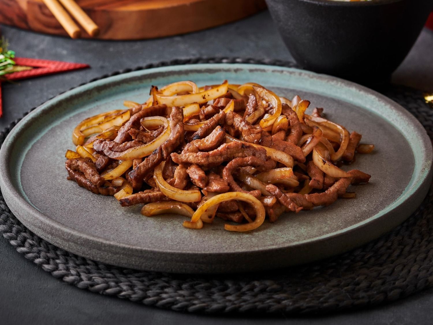 Beef with Onions & Soya
