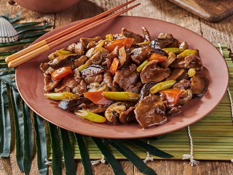 Beef With Shiitake & Mushrooms With Supreme Oyster Sauce
