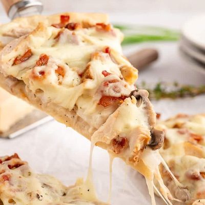 Pizza Chicken Alfredo ( Low Carb /Keto )