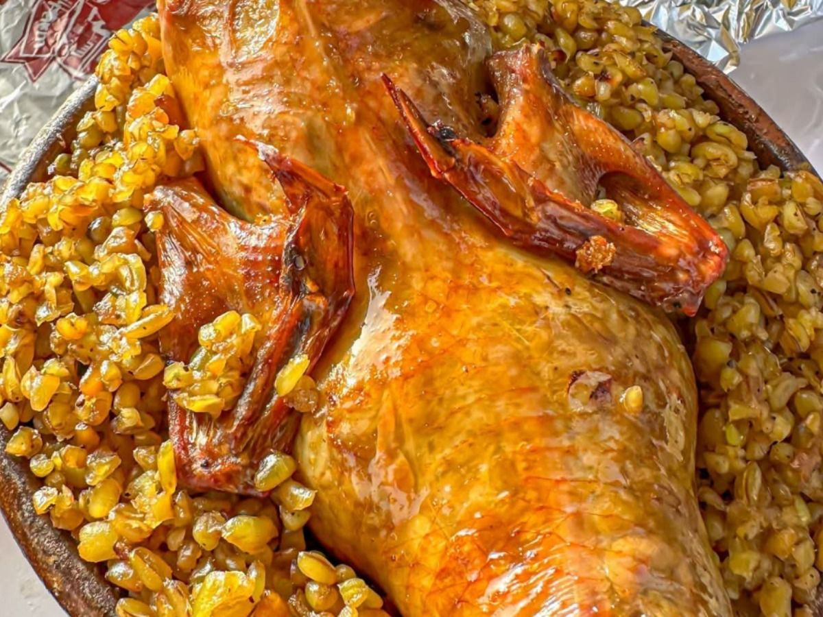 1 piece Stuffed Pigeon with Grits