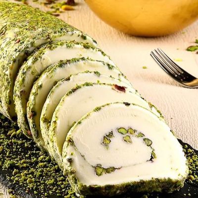 Arabic ice cream roll with clotted cream and pistachios