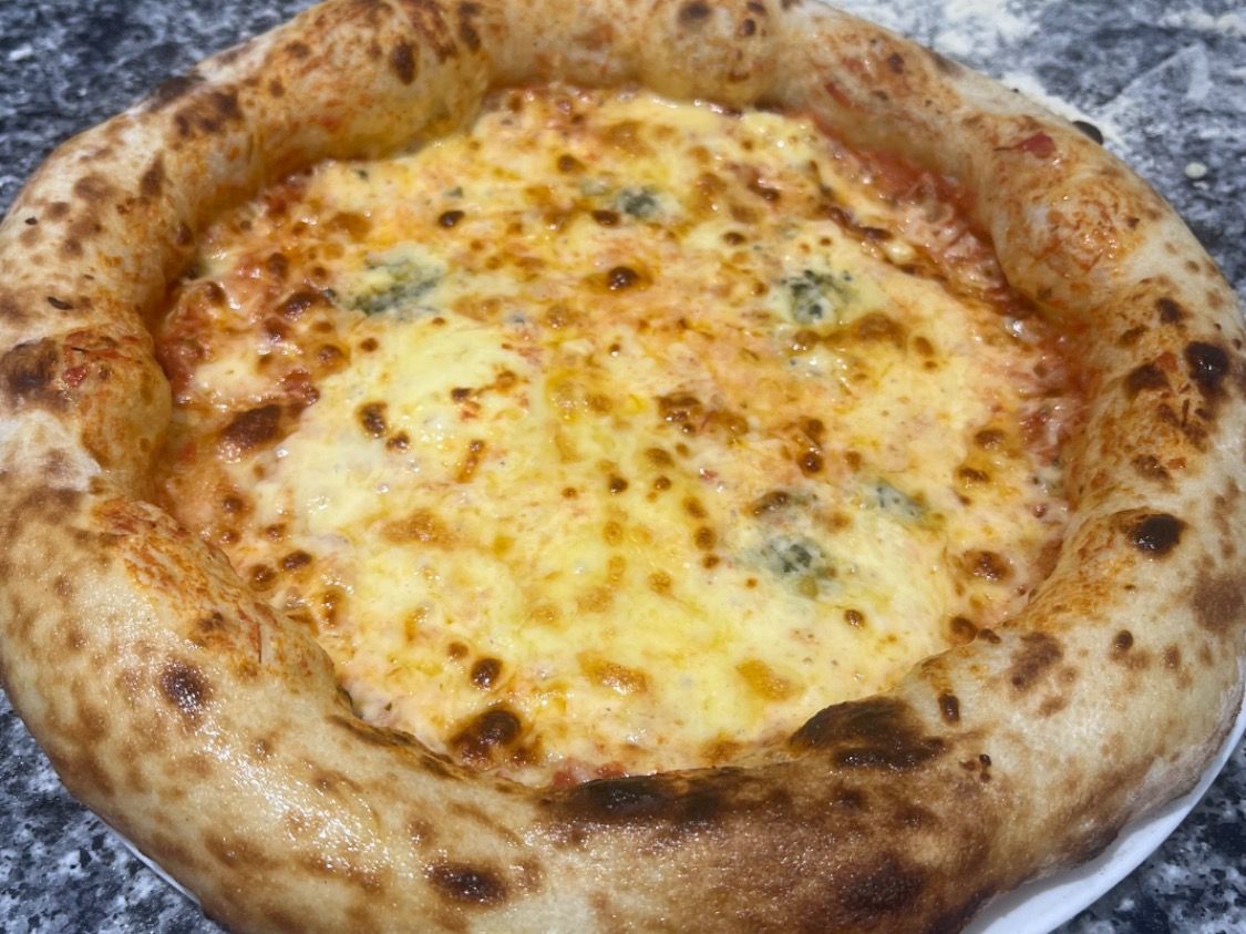 Quattro Formaggio Pizza Large