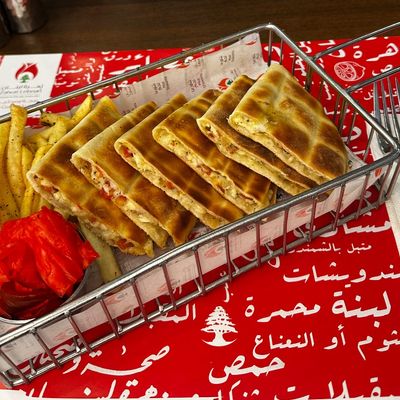 عرايس جبنة حلوم بالطماطم