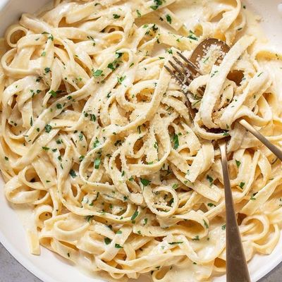 Pasta with white sauce