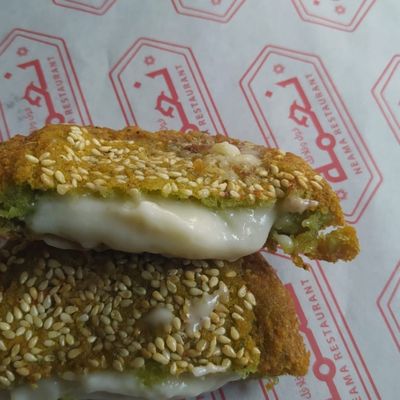 Taamia Patty Stuffed With Mozzarella