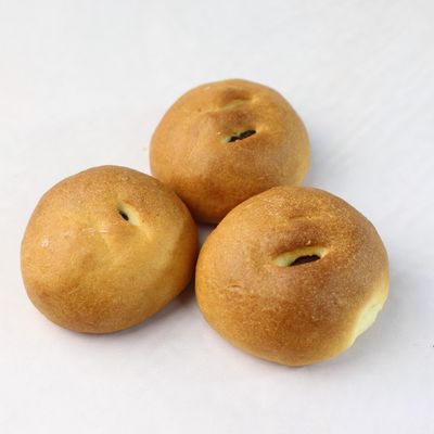 Cream and date pastry