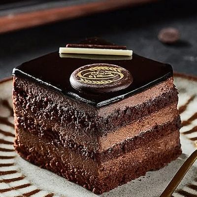 Black land Gateau