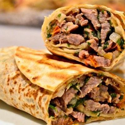 شاورما لحم مع بطاطس مقلية