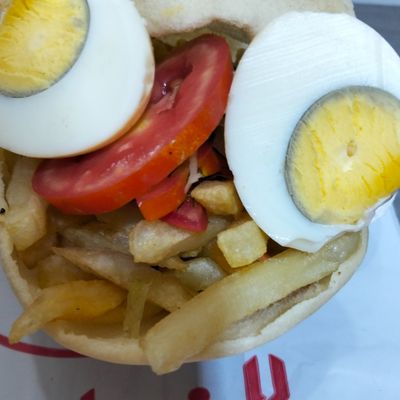 ساندويش أصابع بطاطس وبيض