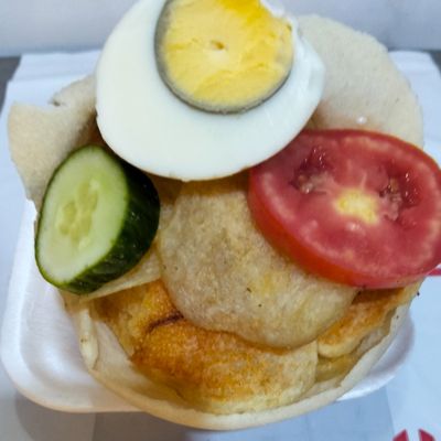 ساندويتش بطاطس شيبس وبيض