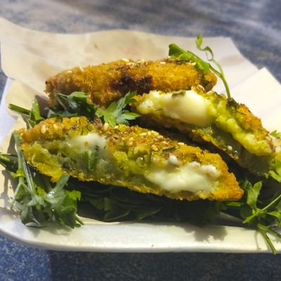 ساندويتش طعمية بجبنة كيري