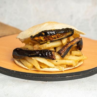 ساندويتش بطاطس وباذنجان
