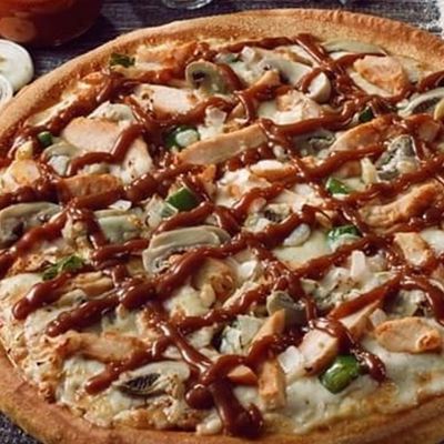“Large Barbecue Chicken Pizza