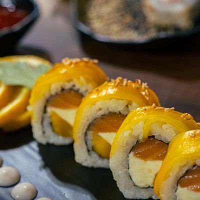 Mango roll 4 pieces