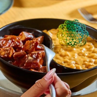 Mac N Cheese And Chicken BBQ