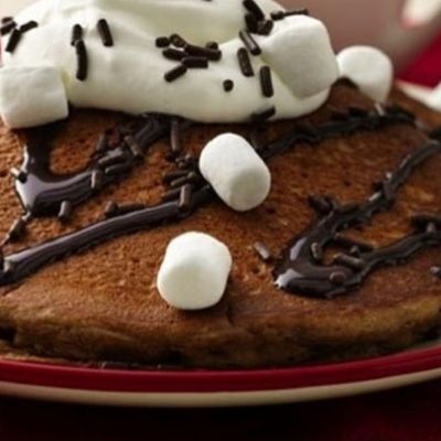 Pancake with Nutella and marshmallows