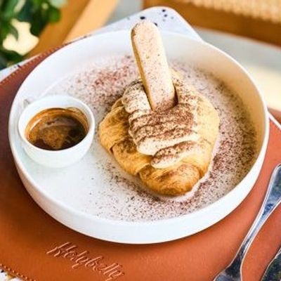 Tiramisu Croissant