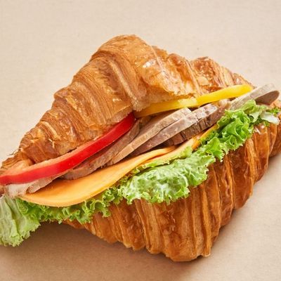 Roast Beef And Guda Croissant