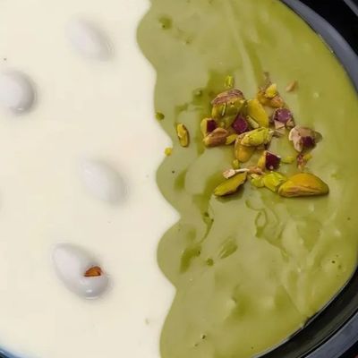 Casserole half white Chocolate & Pistachio