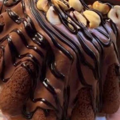 Molten cake with nuts