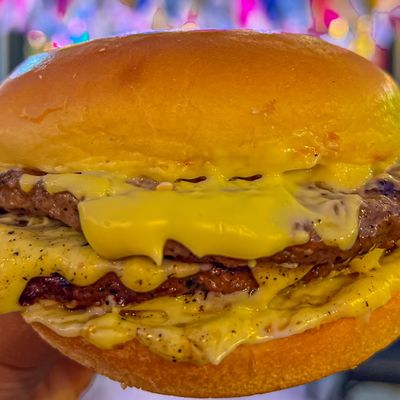 Sklans Double Beef Burger Charcoal Grilled