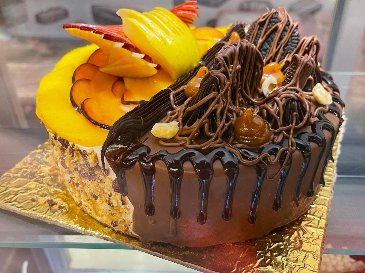 22 Cm Tourta Half Nutella And Half Fruit