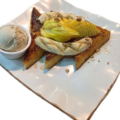 French toast with fruits