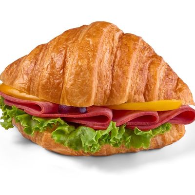 Smoked roast beef croissant